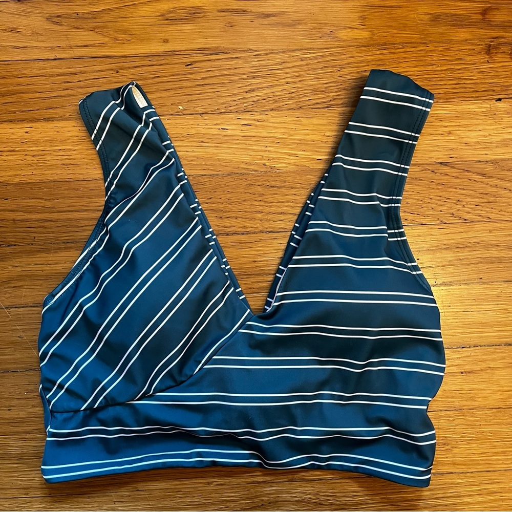 Nani Swim Switch V Crop in Atlantic Stripe - Size Small